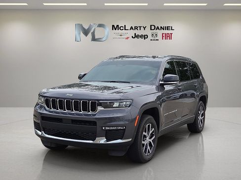 Used 2025 Jeep Grand Cherokee L Limited w/ Trailer Tow Package AWD/4WD image 2