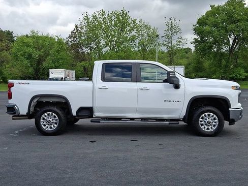 Used 2024 Chevrolet Silverado 2500 LT AWD/4WD image 10