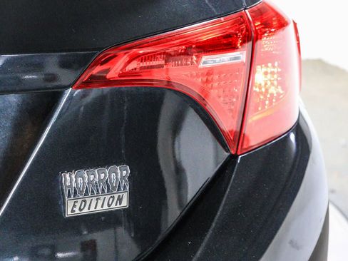 Certified 2018 Toyota Corolla SE w/ Carpet Mat Package (TMS) FWD image 13