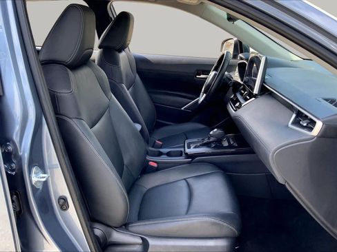 Used 2026 Toyota Corolla Cross XLE FWD image 9