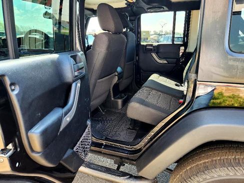 Used 2012 Jeep Wrangler Unlimited Sport image 9