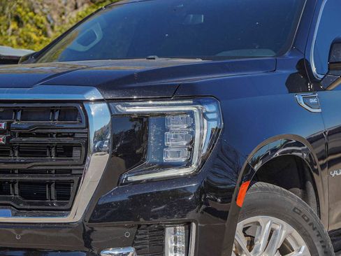 Used 2022 GMC Yukon XL SLE w/ Gmc Pro Safety Plus Package image 3