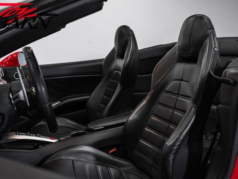 Used 2016 Ferrari California T RWD image 31