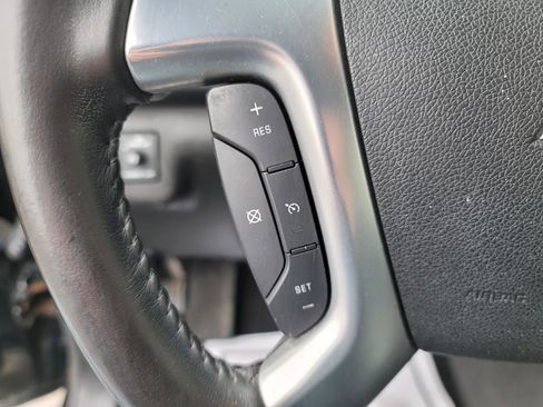 Used 2017 Chevrolet Traverse LT image 16