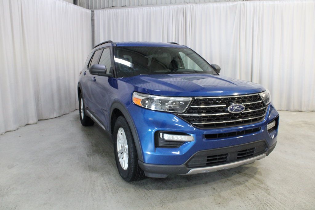 Used 2020 Ford Explorer XLT w/ Equipment Group 202A AWD/4WD image 37