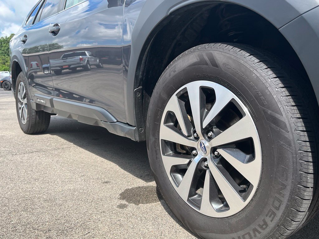 Used 2024 Subaru Outback Premium AWD/4WD image 11