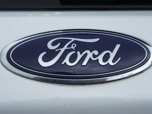 Used 2022 Ford Explorer Limited w/ Equipment Group 301A RWD image 45