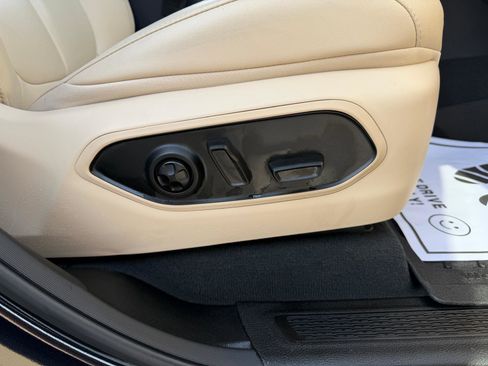 Used 2024 Jeep Grand Cherokee Limited image 33