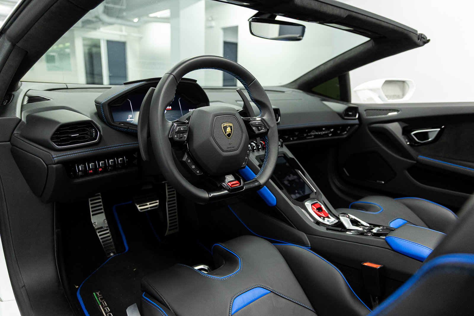 Used 2024 Lamborghini Huracan EVO AWD/4WD image 38