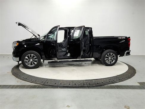 Used 2024 Chevrolet Silverado 1500 LT image 12