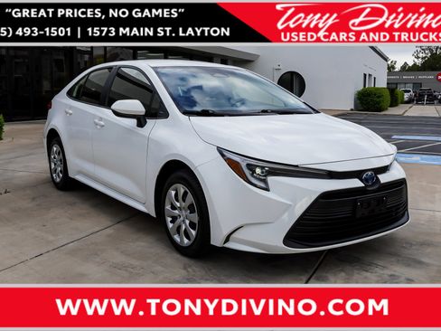 Used 2024 Toyota Corolla LE FWD image 1