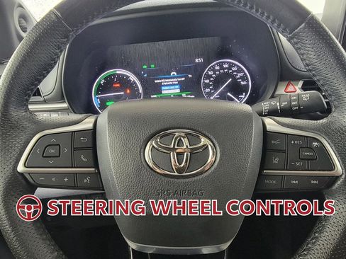 Used 2021 Toyota Sienna Limited FWD image 19