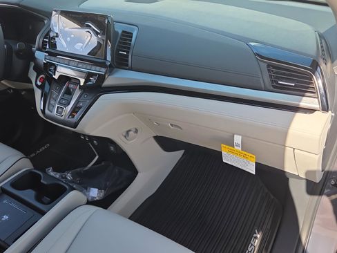 New 2026 Honda Odyssey Touring image 20