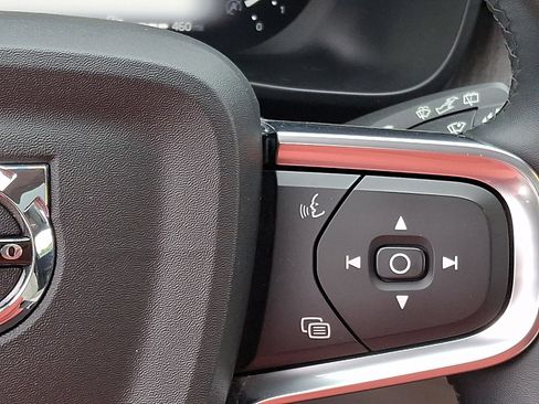 Certified 2023 Volvo XC40 B5 Plus w/ Climate Package AWD/4WD image 20