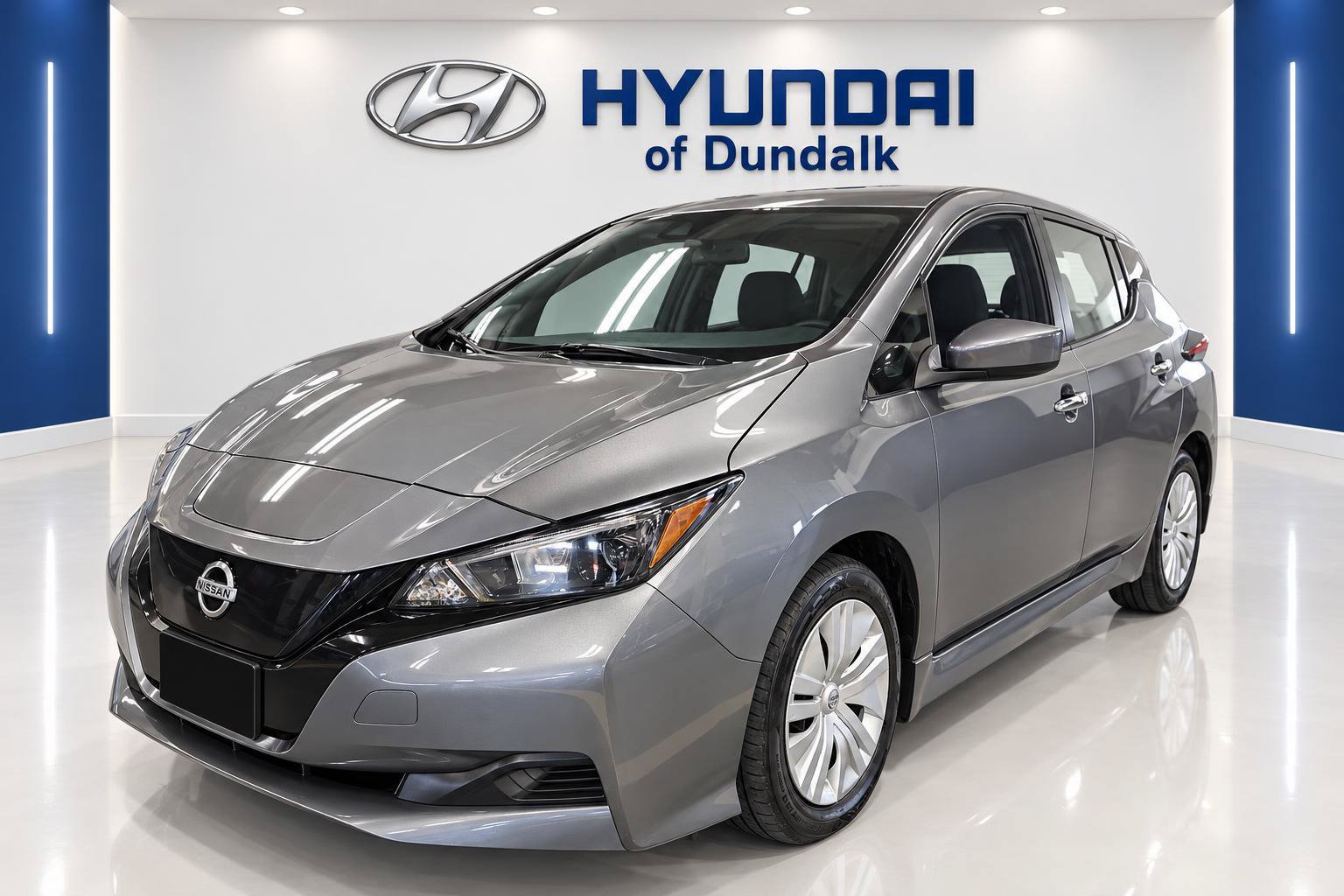 Used 2023 Nissan Leaf S FWD image 1