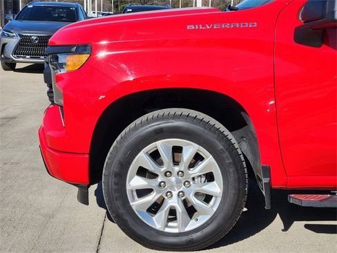 Used 2024 Chevrolet Silverado 1500 Custom image 5