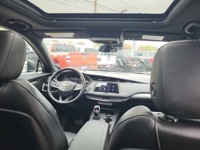 Used 2021 Cadillac XT4 Premium Luxury AWD/4WD image 29