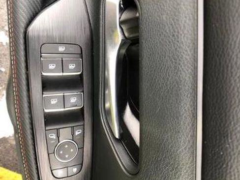 Certified 2025 Nissan Kicks SR image 16