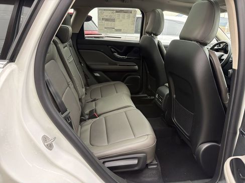 New 2026 Lincoln Corsair Reserve image 8