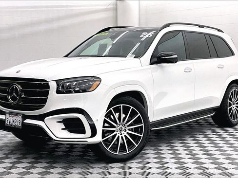 Used 2026 Mercedes-Benz GLS 450 4MATIC image 13