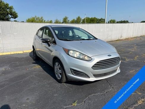 Used 2016 Ford Fiesta SE FWD image 3