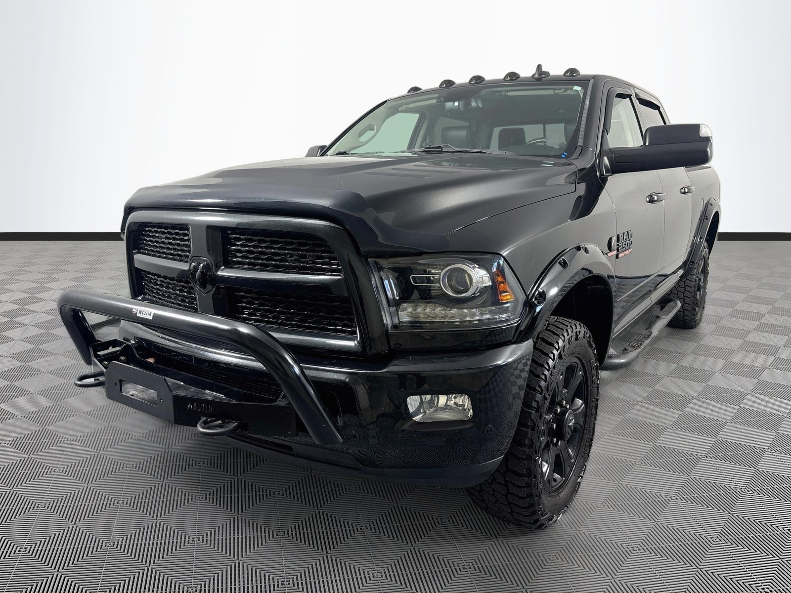 Used 2017 RAM 2500 Laramie w/ Sport Appearance Group AWD/4WD image 3
