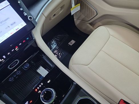 New 2026 Jeep Grand Cherokee Limited AWD/4WD image 25
