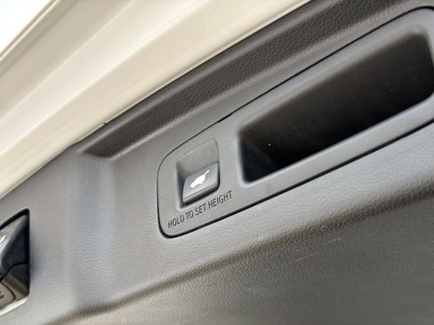 Used 2024 Honda CR-V EX-L image 9