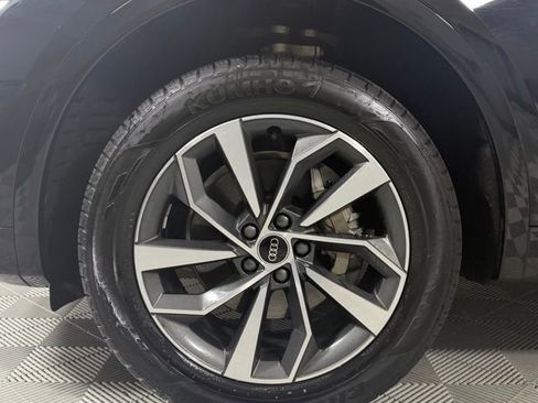 Used 2023 Audi Q5 2.0T Premium w/ Convenience Package image 9