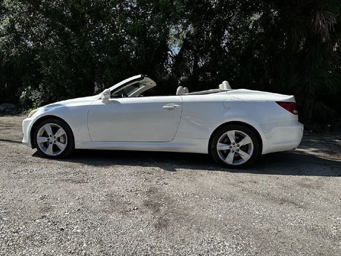 Used 2010 Lexus IS 350C image 8