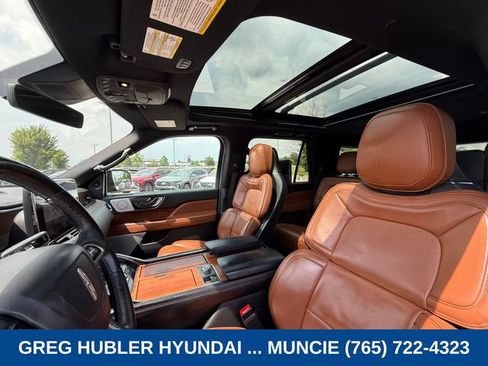 Used 2019 Lincoln Navigator Reserve w/ Cargo Package AWD/4WD image 10