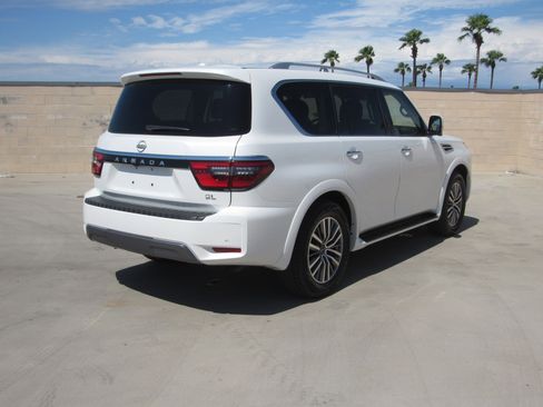 Used 2024 Nissan Armada SL image 5