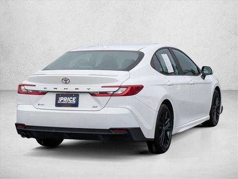 Used 2025 Toyota Camry SE FWD image 5