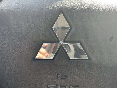 Used 2024 Mitsubishi Outlander SE FWD image 36