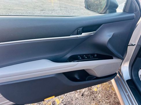 Used 2019 Toyota Camry LE image 31