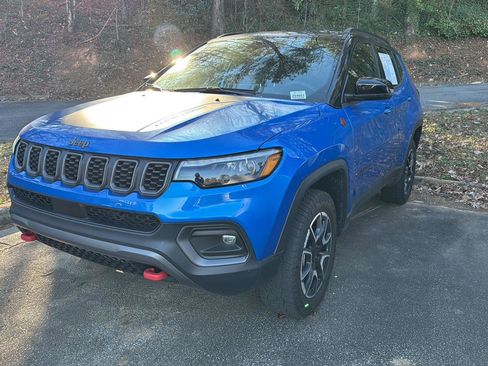 Used 2024 Jeep Compass Trailhawk w/ Trailhawk Elite Group image 10