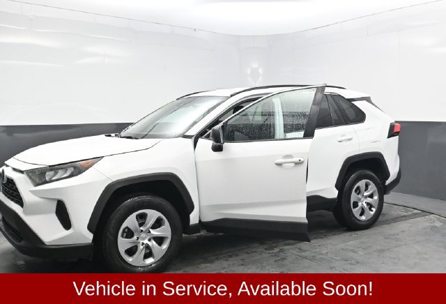 Used 2021 Toyota RAV4 LE AWD/4WD image 3