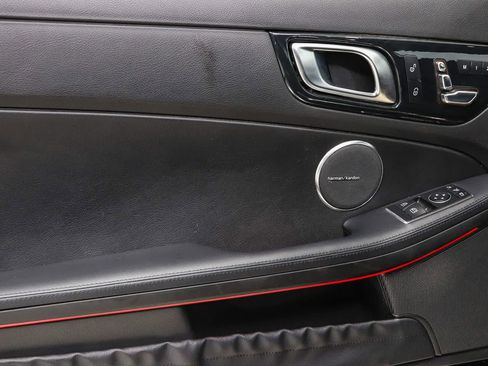 Used 2020 Mercedes-Benz SLC 300 image 20