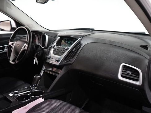 Used 2017 Chevrolet Equinox LT w/ Convenience Package image 18