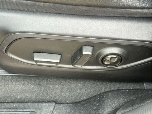 Used 2023 Jeep Grand Cherokee Limited image 24