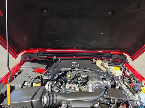 Used 2018 Jeep Wrangler Unlimited Sport S AWD/4WD image 24