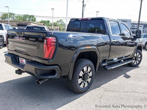Used 2026 GMC Sierra 2500 Denali w/ Denali Reserve Package AWD/4WD image 9