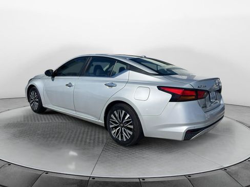 Used 2024 Nissan Altima 2.5 SV FWD image 5