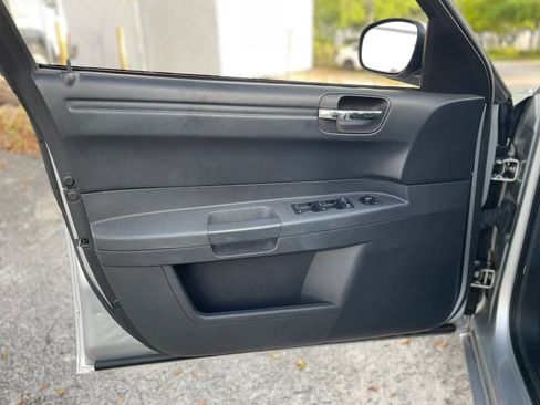 Used 2008 Chrysler 300 LX image 21