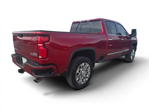 Used 2025 Chevrolet Silverado 2500 High Country w/ Technology Package AWD/4WD image 4