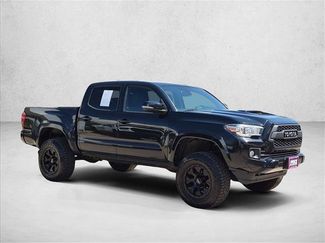 Used 2018 Toyota Tacoma TRD Sport w/ Technology Package AWD/4WD video 3