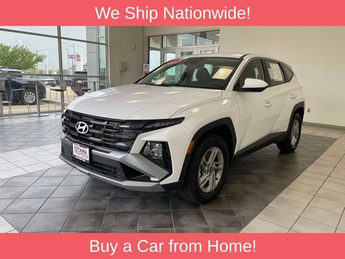 Used 2025 Hyundai Tucson SE AWD/4WD image 2