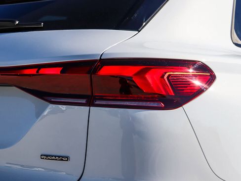 New 2025 Audi Q6 e-tron Premium Plus image 10