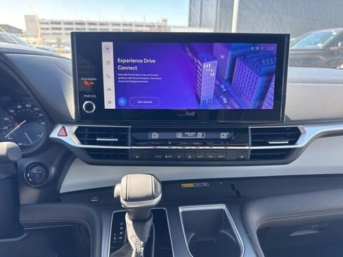 Certified 2025 Toyota Sienna XLE image 12