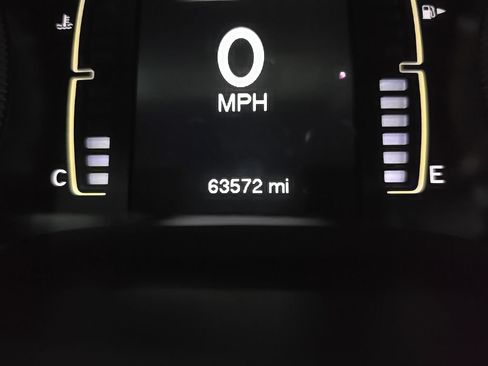 Used 2016 Jeep Cherokee Latitude w/ Cold Weather Group AWD/4WD image 22